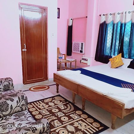 Hotel Gunjan Purî Extérieur photo