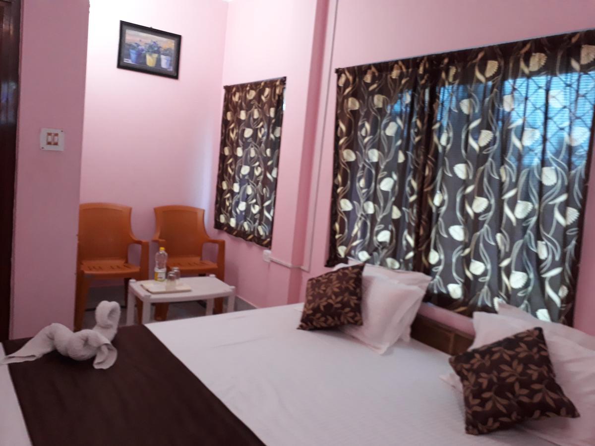 Hotel Gunjan Purî Extérieur photo