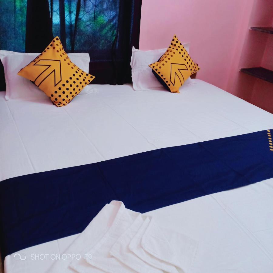 Hotel Gunjan Purî Extérieur photo