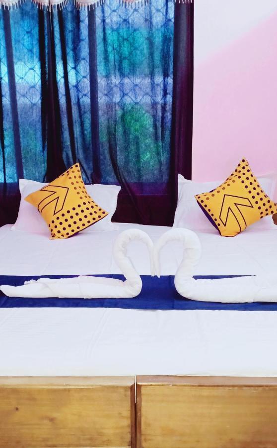 Hotel Gunjan Purî Extérieur photo