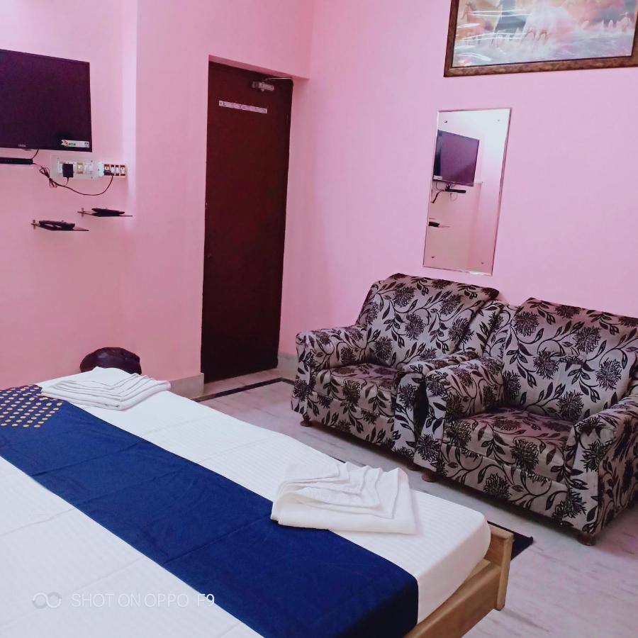 Hotel Gunjan Purî Extérieur photo
