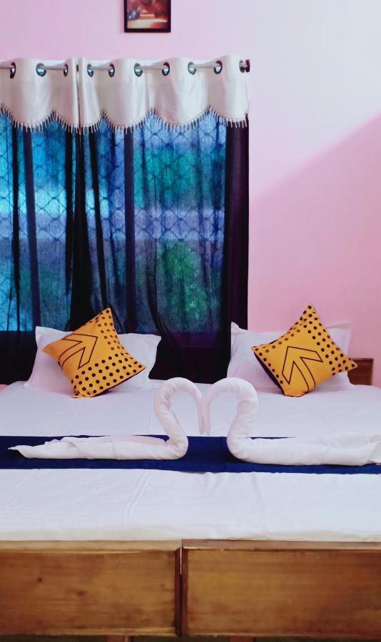 Hotel Gunjan Purî Extérieur photo