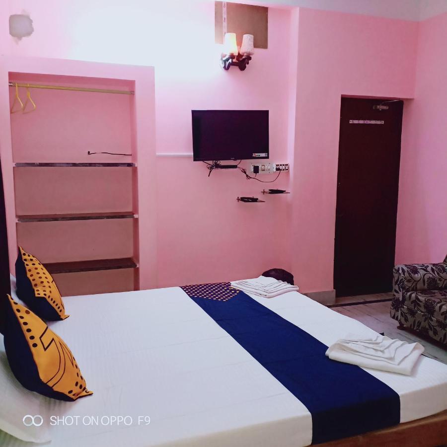Hotel Gunjan Purî Extérieur photo