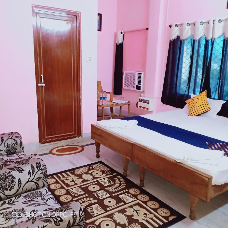 Hotel Gunjan Purî Extérieur photo
